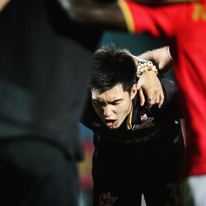 ตี๋-บุญยเกียรติ-chair