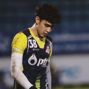 ตี๋-บุญยเกียรติ-desk