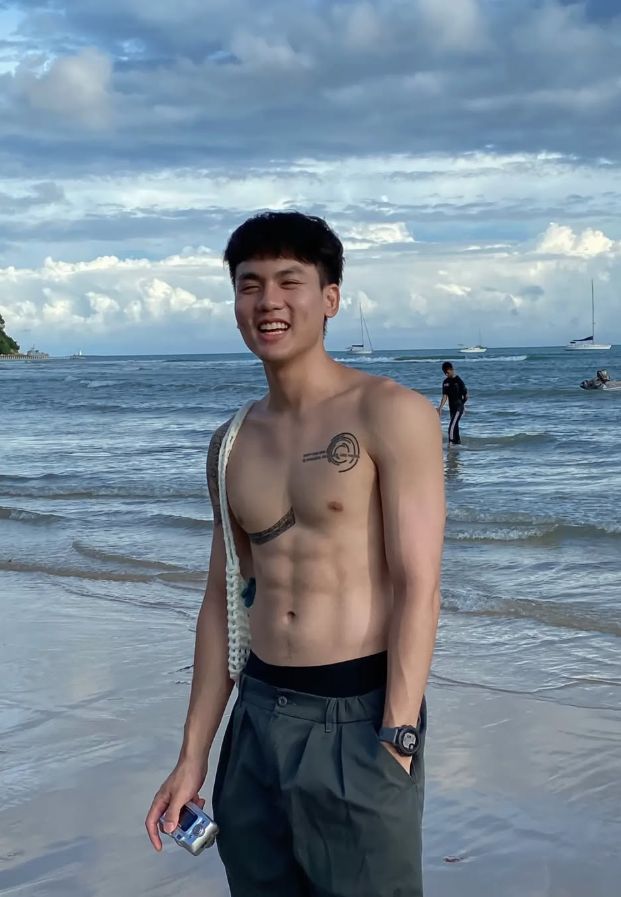 Varis Kamthornthip Varis Kamthornthip