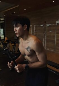 Varis-Kamthornthip-031-Wonderful