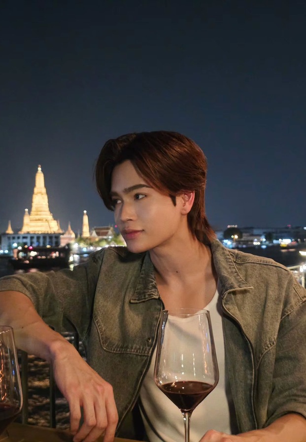 มาร์ค จิรันธนิน ภาพพอร์ตเทรตยามค่ำ